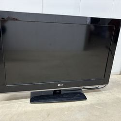 LG 32” Flat Screen tv