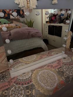 Light up make up mirror $100