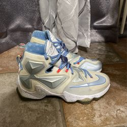 Lebron Basketball Shoes Size 8.5