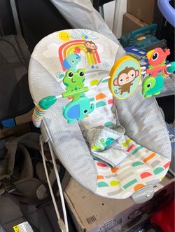 Fisher-Price Infant-to-Toddler Baby Bouncer/Rocker with Toys