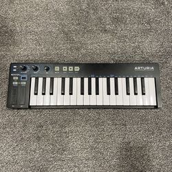 Arturia Keystep 32 Midi Controller & Sequencer 