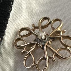 10k Yellow Gold Seed Pearl Robbins Co Ladies Avon Award Pin Brooch