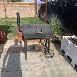 Oklahoma Joe Grill Smoker 