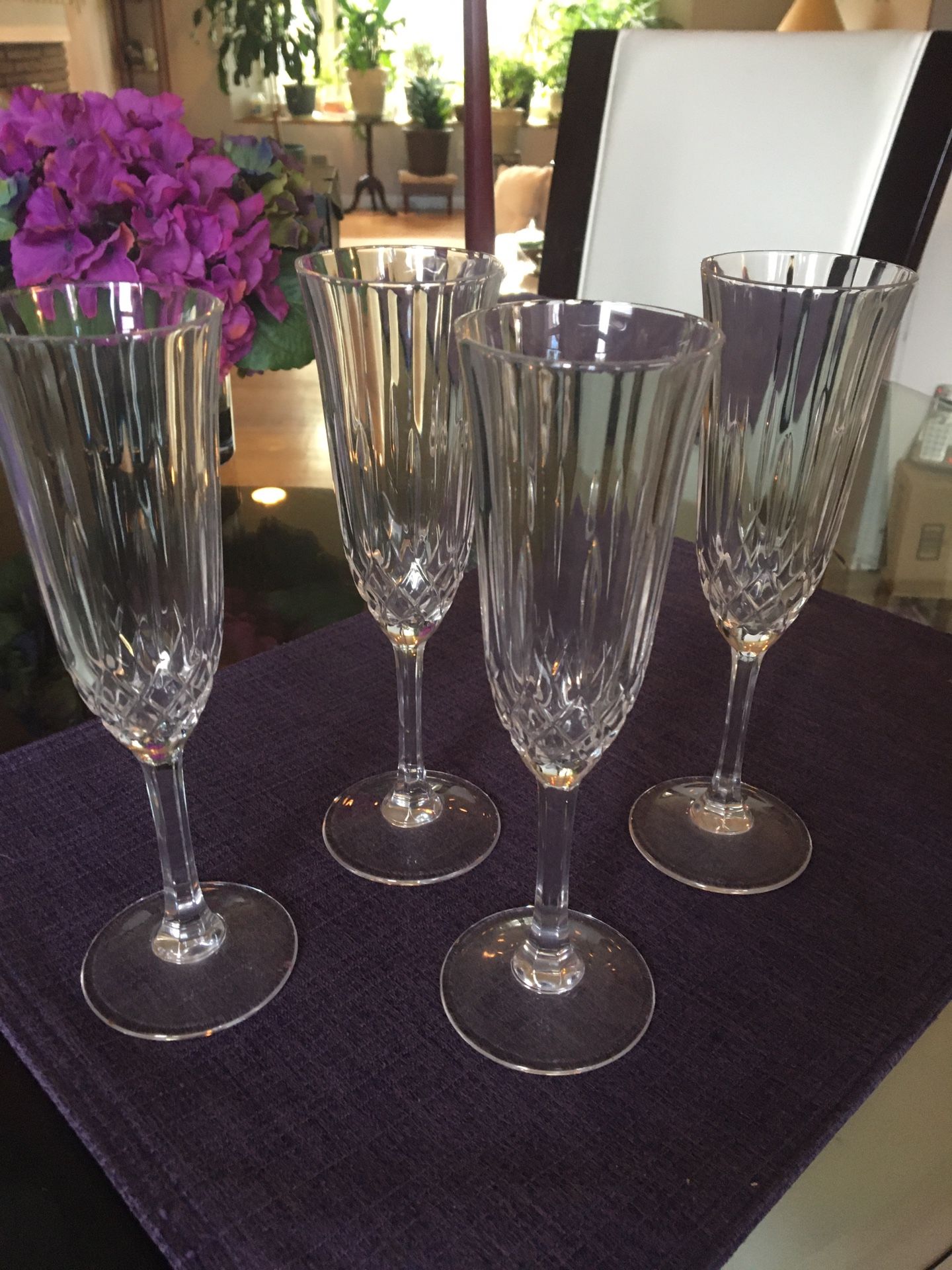 4 champagne Glasses