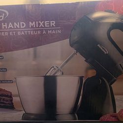 Brentwood Stand & Detachable Hand Mixer