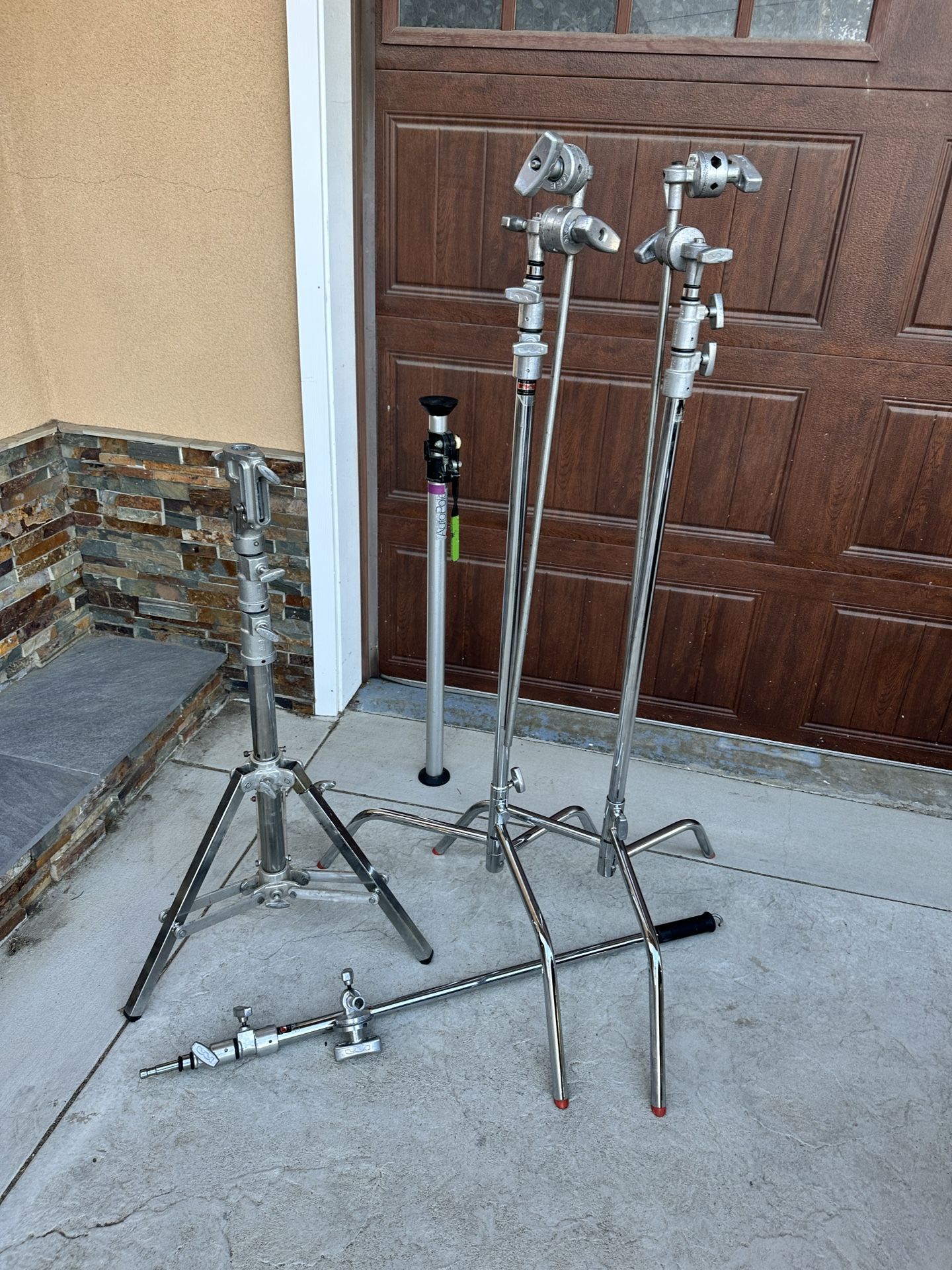 Matthews C Stands , Modern Low Boy And Other Equipment
