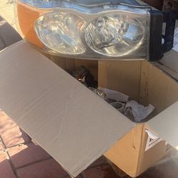 2004 Dodge Ram 2500 Headlights 