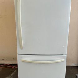 Kenmore Refrigerator/ Refrigerador