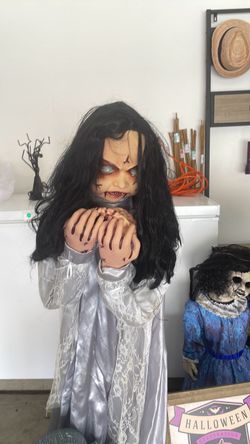 Animated Halloween Creepy Girl Prop