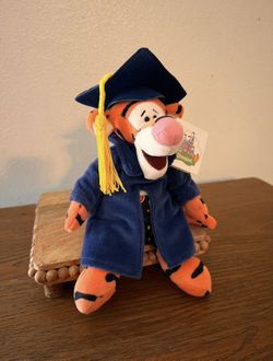BEAN BAG GRADUATION TIGGER PLUSH