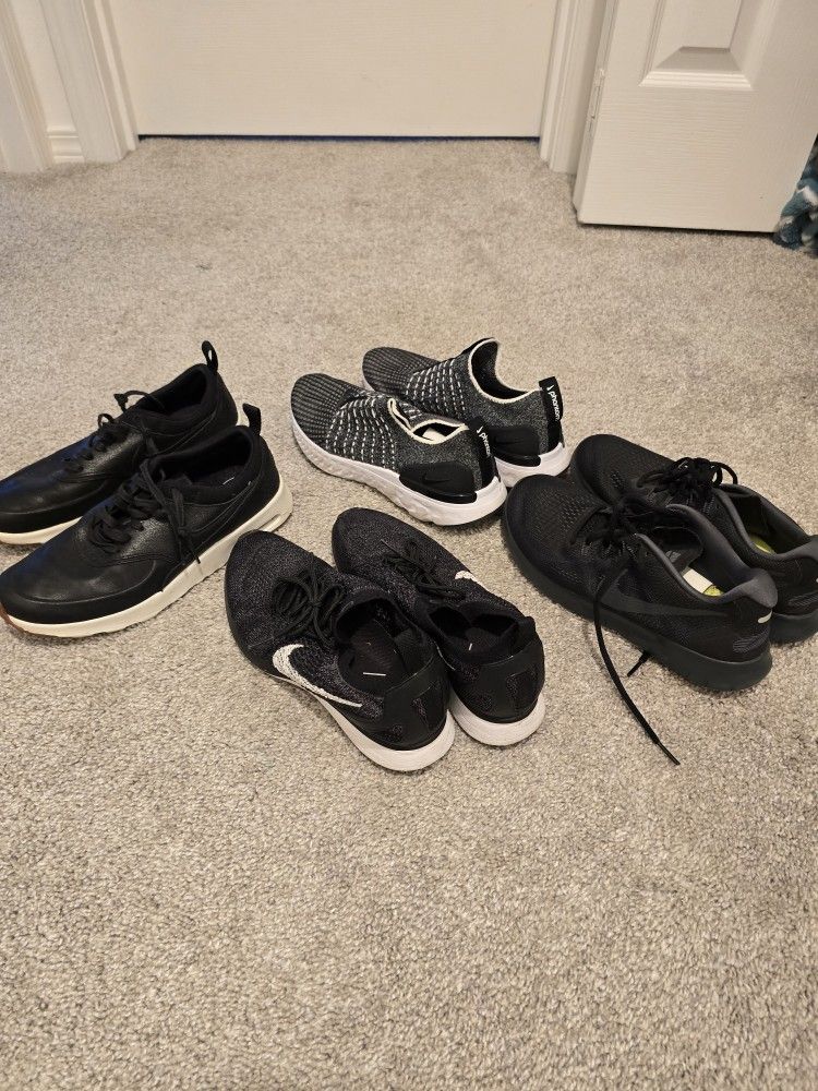 Womens Nikes Like New 