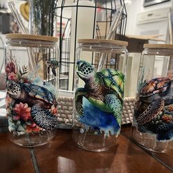 Turtle Design glass cup with bamboo lid