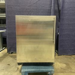 Mini Fridges Available! Many Different Brands And Sizes Available!