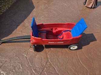 Radio Flyer Kids Wagon with Seats