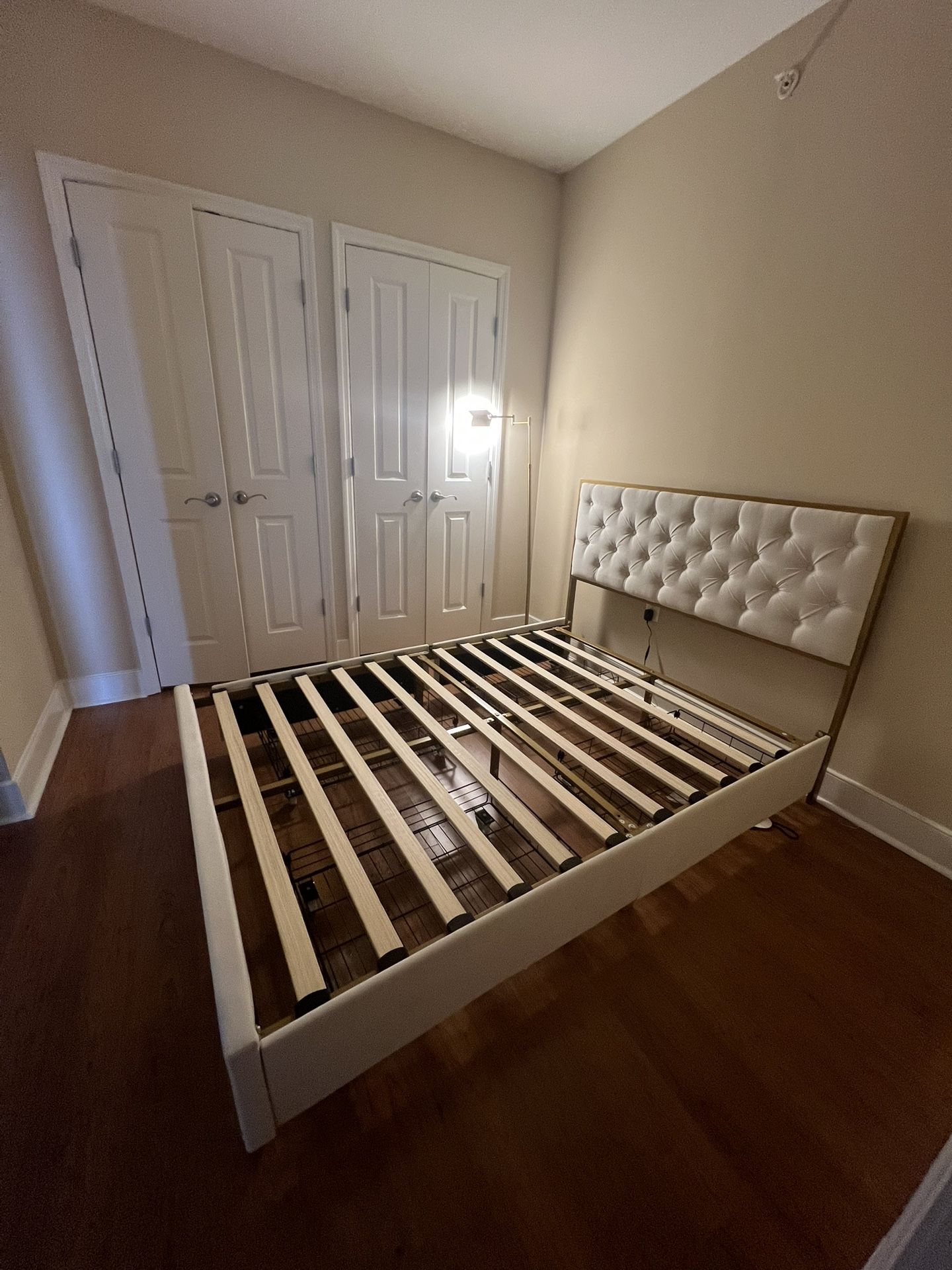 **Full Bed Frame with Tufted Upholstered Headboard – Like New – $80 (Pickup Only)**