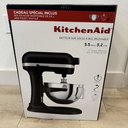 KitchenAid 5.5 Quart Bowl-Lift Stand Mixer with Attachments