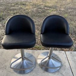 High End Bar Stools Zuri Furniture 