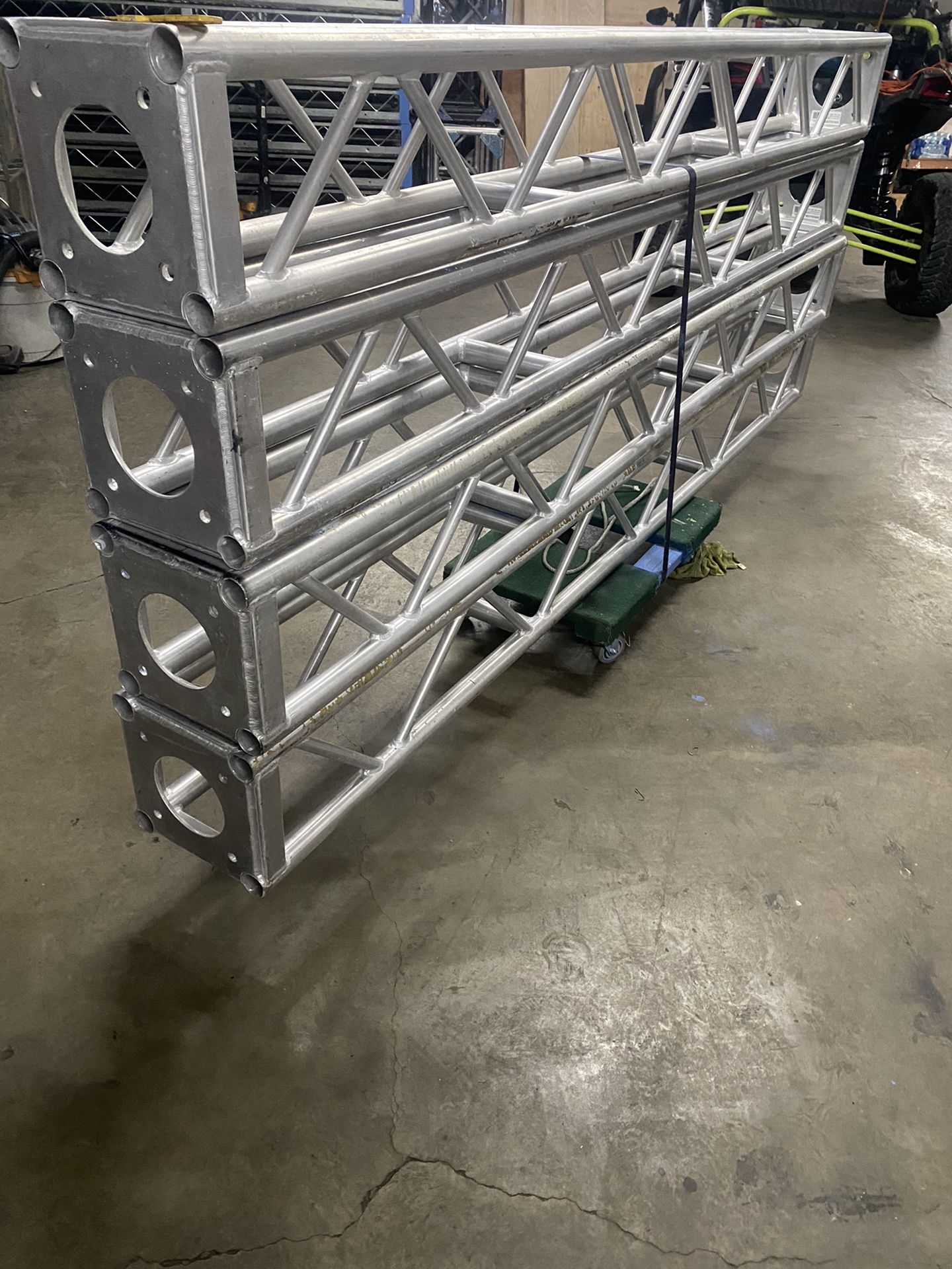 12” Show Solution Box Truss