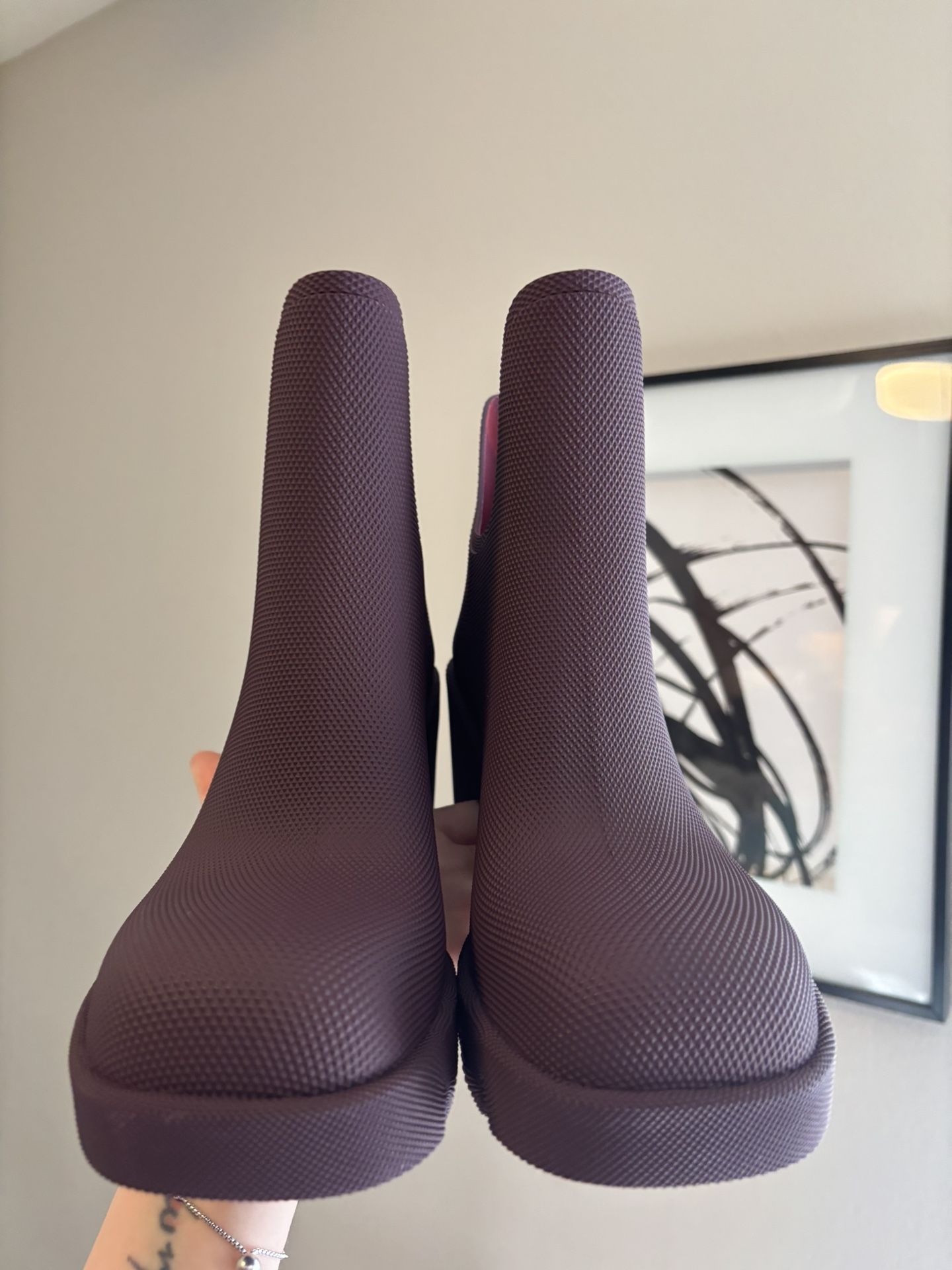 Women Burberry Boots Size 35(5us)