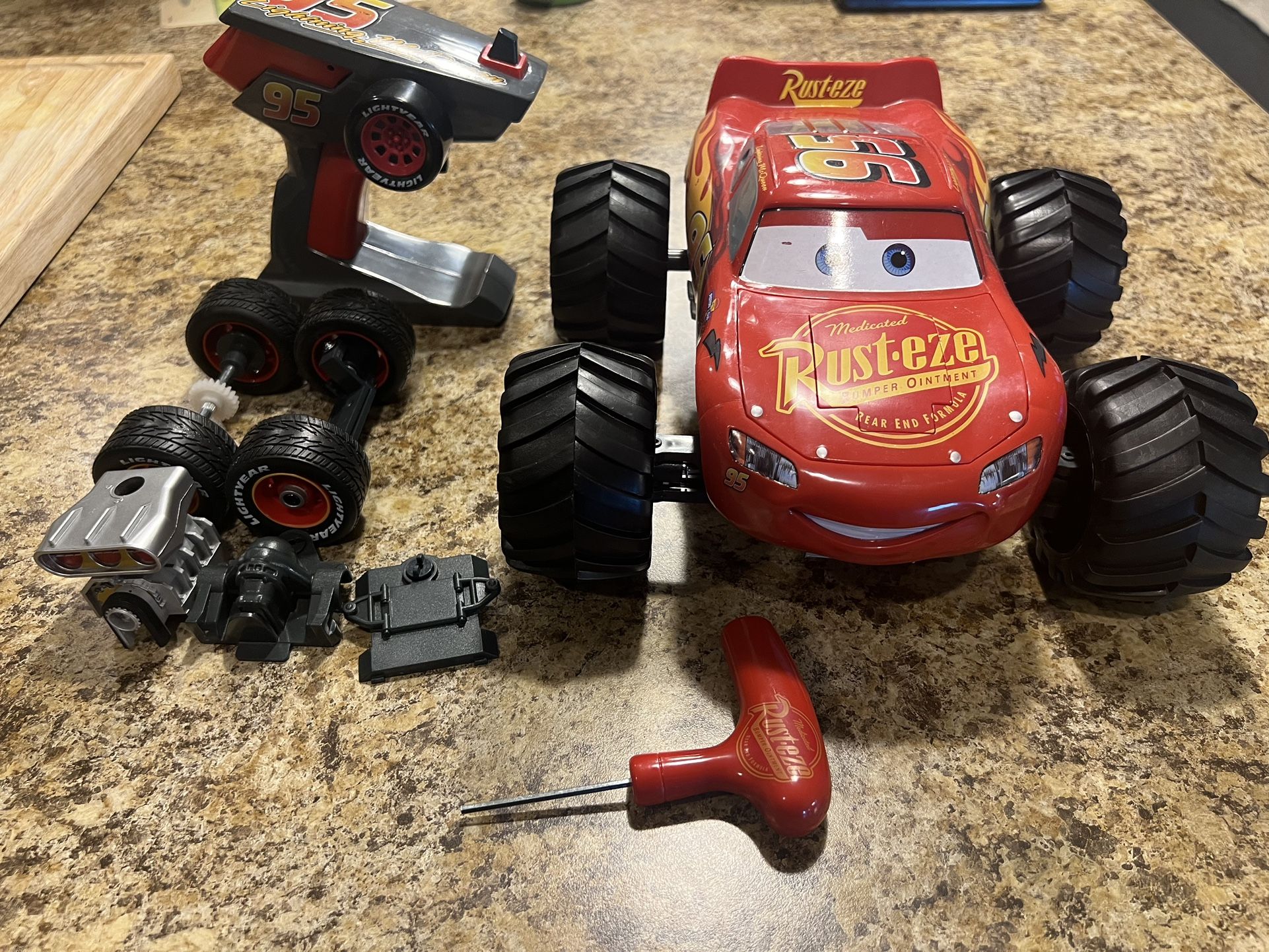 Disney Cars Lightning McQueen Dinoco toy #95 race color changing car -  green not red for Sale in Phoenix, AZ - OfferUp