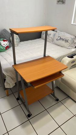 Wood computer desk