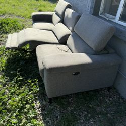 Living Spaces ELECTRIC RECLINER COUCHES 