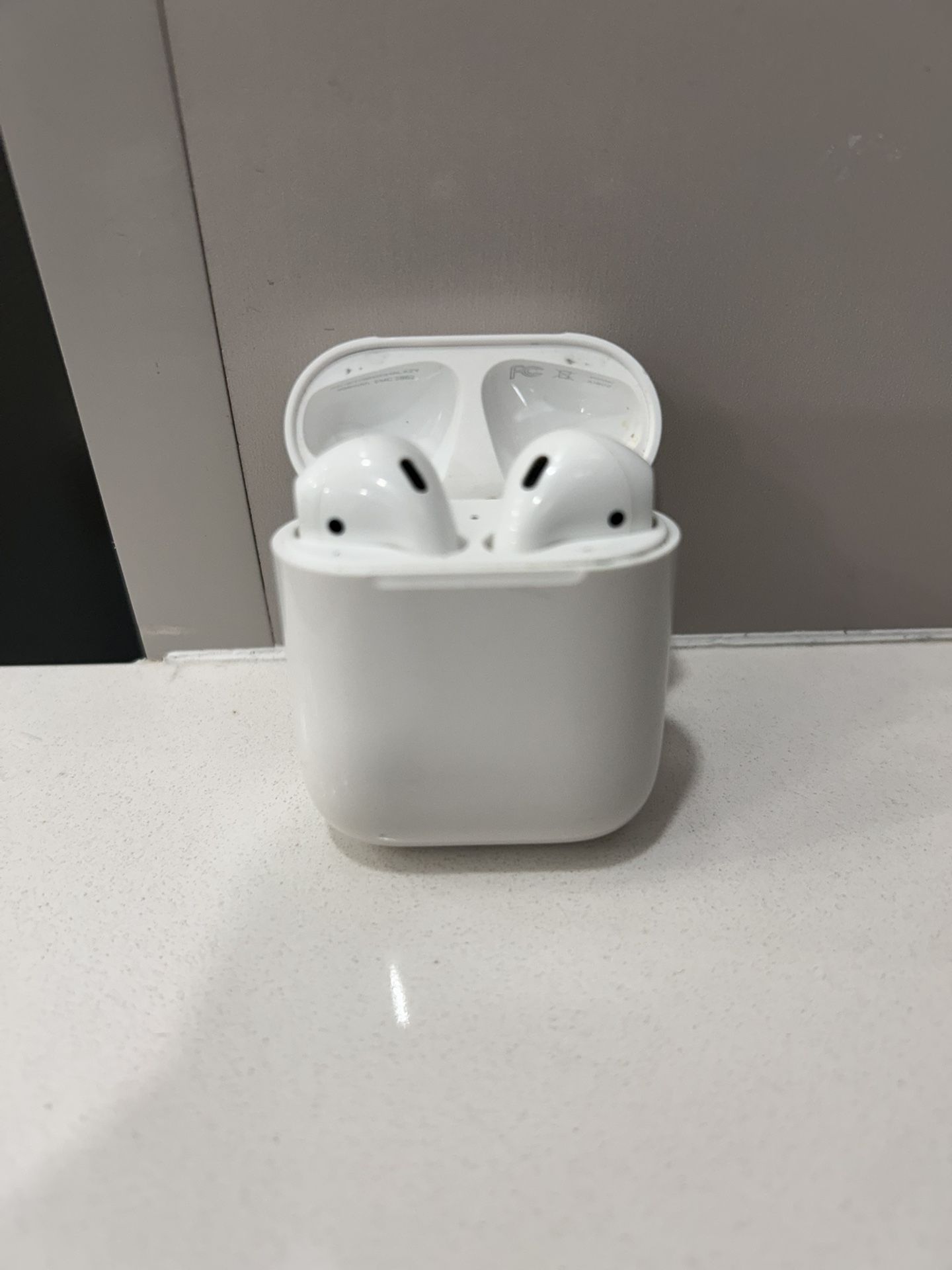 Apple AirPods 2nd Generation