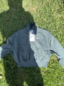 Nike Women Crewnecks