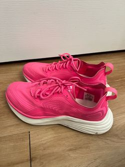 Women’s APL breast cancer streamline shoes size 7 1/2