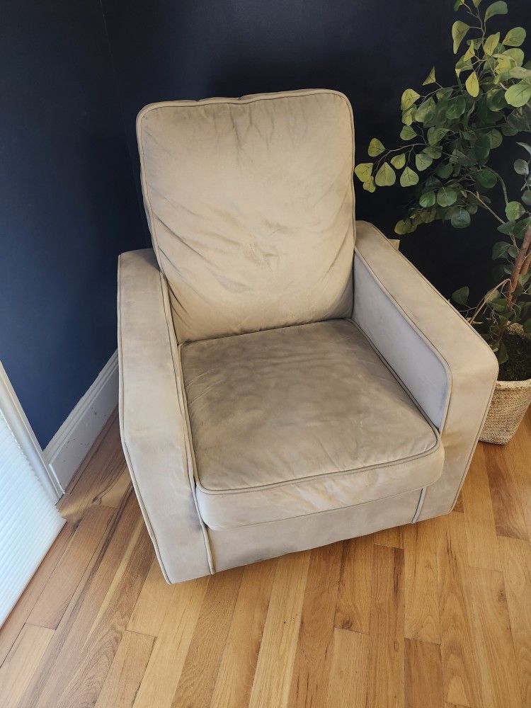 Delta Children Luna Rocking Chair