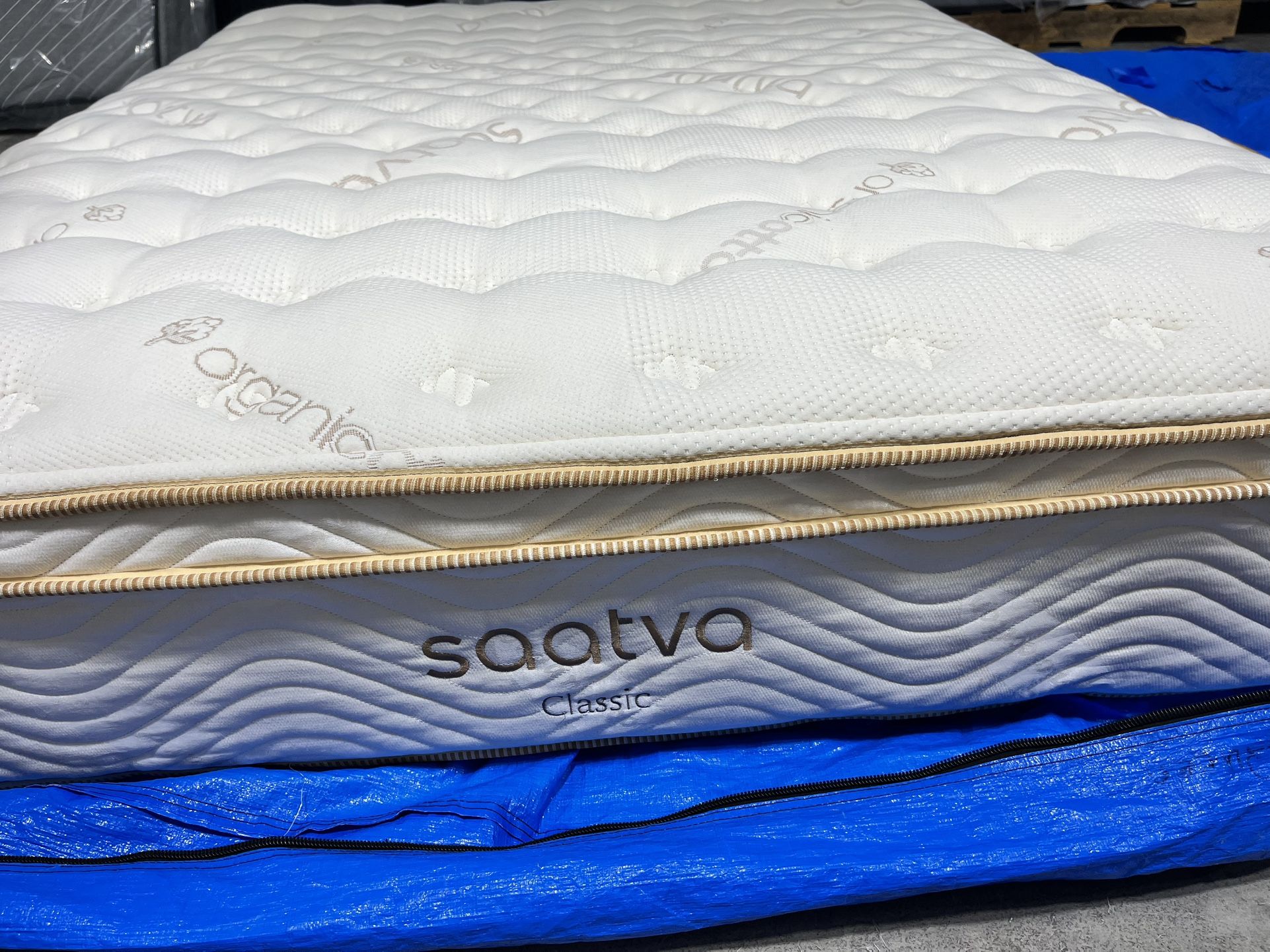 Saatva Luxury Firm Mattress - QUEEN