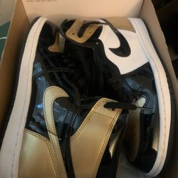 Jordan 1 Retro High-NRG Gold Toe