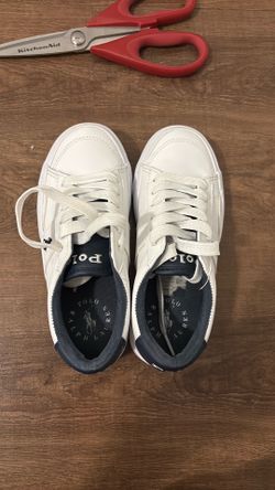 Boys shoes/ Zapatos para niño