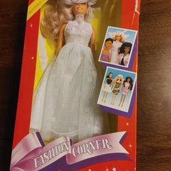 1991 Fashion Corner Wedding Dress Doll