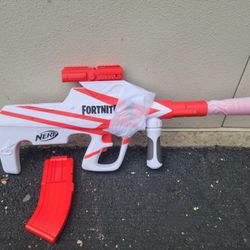 BRAND NEW Nerf Fortnite B-AR Motorized Dart Blaster