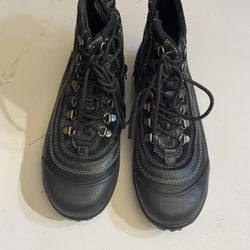 Ladies 7.5 Black, Clark’s Muckers Boots