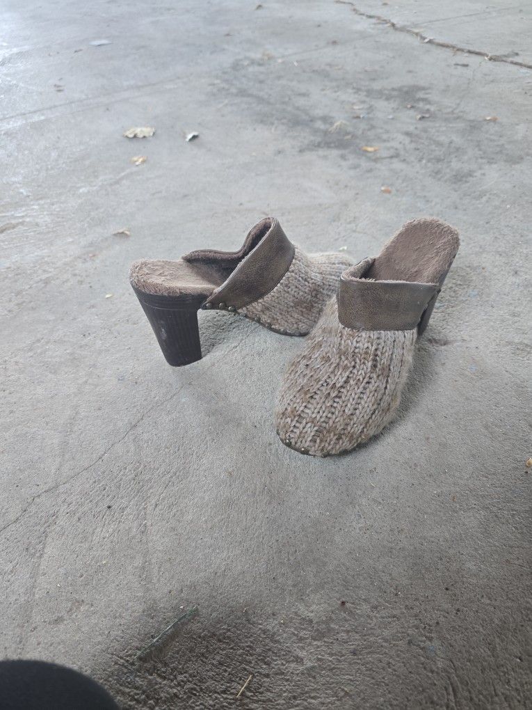 Muk Luks Heels Size 8