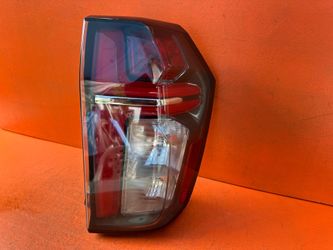 2021 2022 2023 CHEVROLET TAHOE RIGHT PASSENGER SIDE LED TAIL LIGHT OEM (contact info removed)7