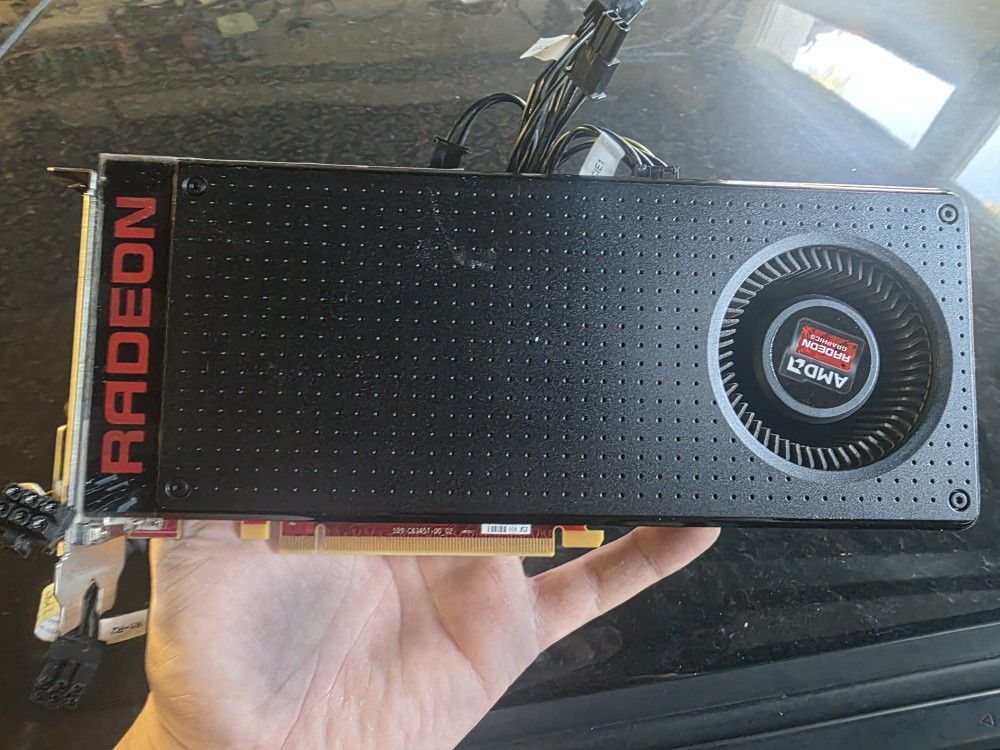 AMD Radeon R9 370 4GB GDDR5 Desktop Video Card.