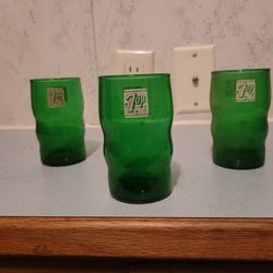 3 Vintage 7up Glasses