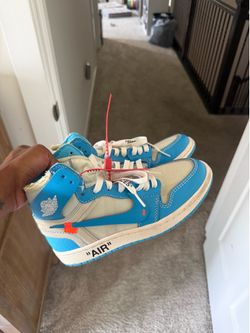 Off-White x Air Jordan 1 Retro High OG 'UNC'