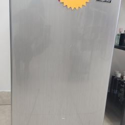 REFRIGERADOR PARA OFICINA 