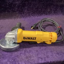 🧰🛠DEWALT 120V 11 Amp Corded 4.5 in. Small Angle Grinder LIGHTLY USED/NEW COND!-$75!🧰🛠