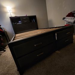 Queen Bed With Frame 
