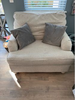 Accent chair