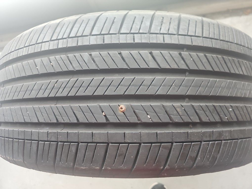 Goodyear Has A Screw In It Needs To Be Patched One Tire 255 50 20 60% Tread