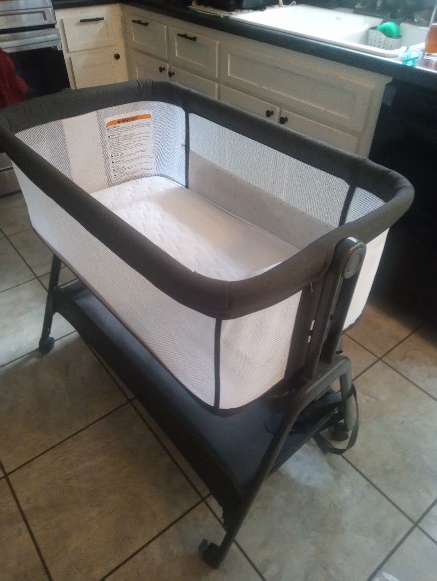 Extra Wide Bassinet