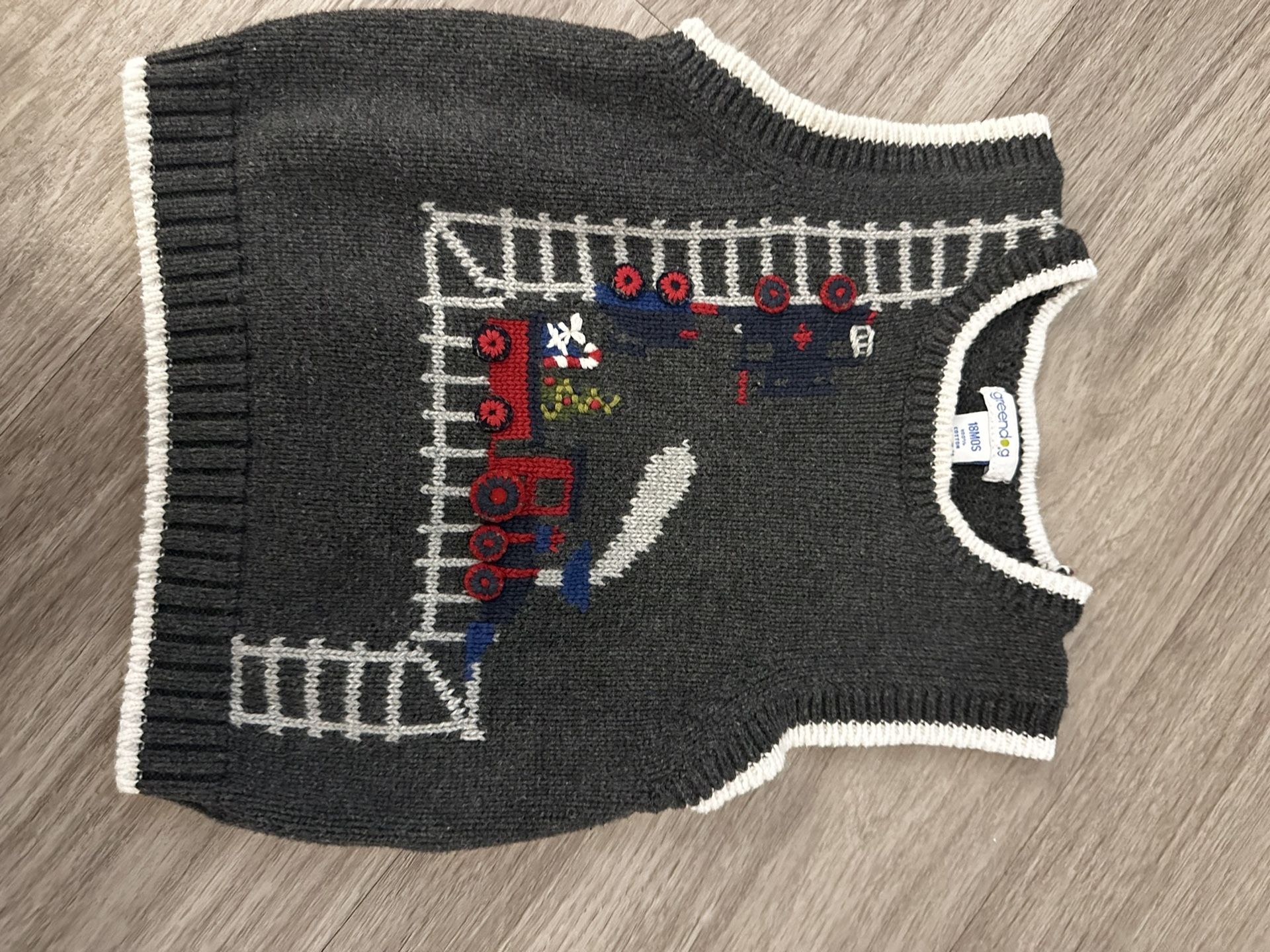 2009 Green dog Christmas Choo Choo Train Grey Sweater Vest 18m Baby / Toddler