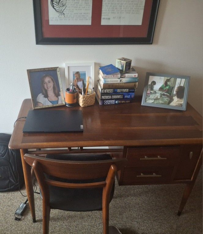 Lane Acclaim Writing Desk