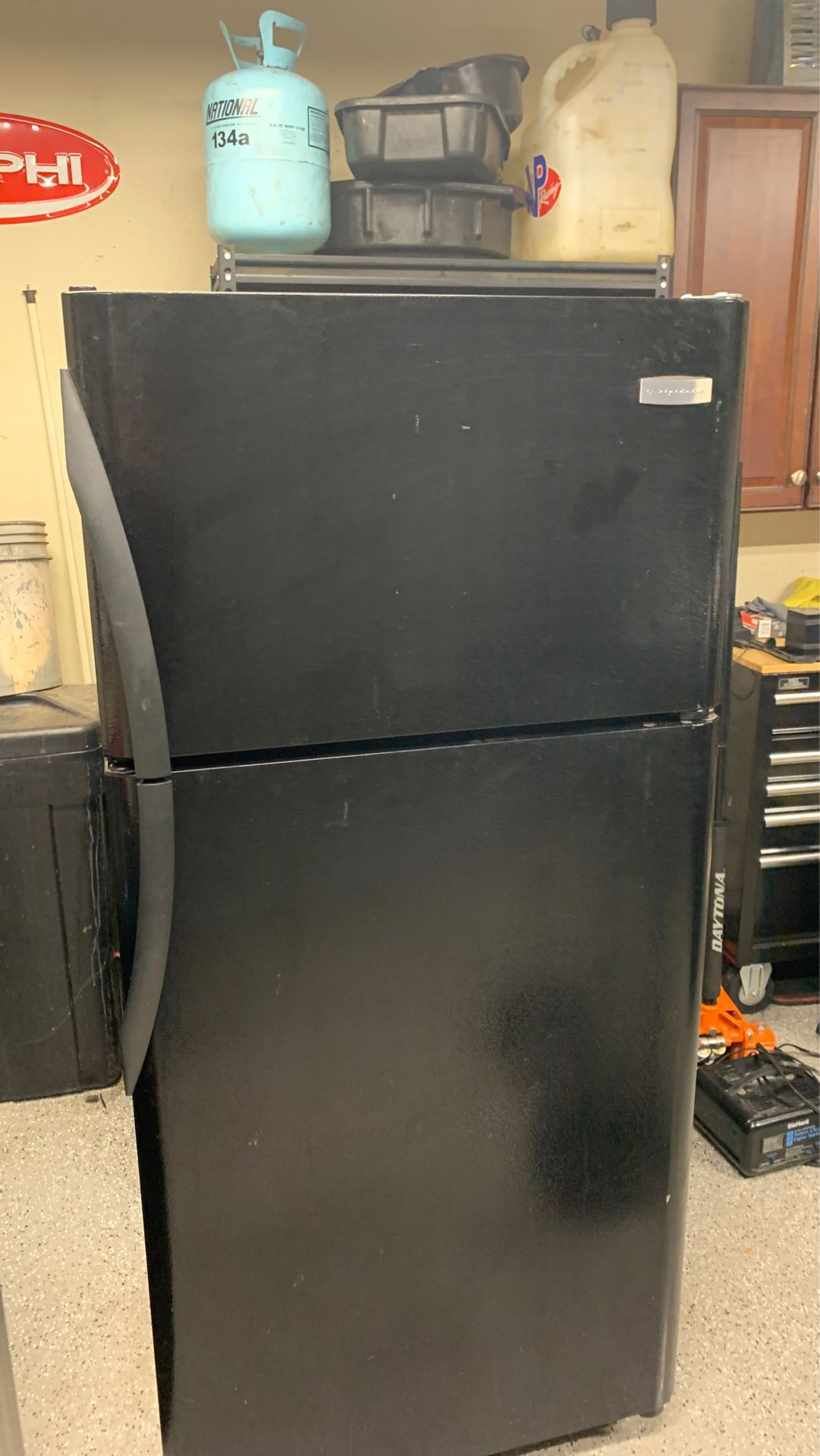 Frigidaire refrigerator black